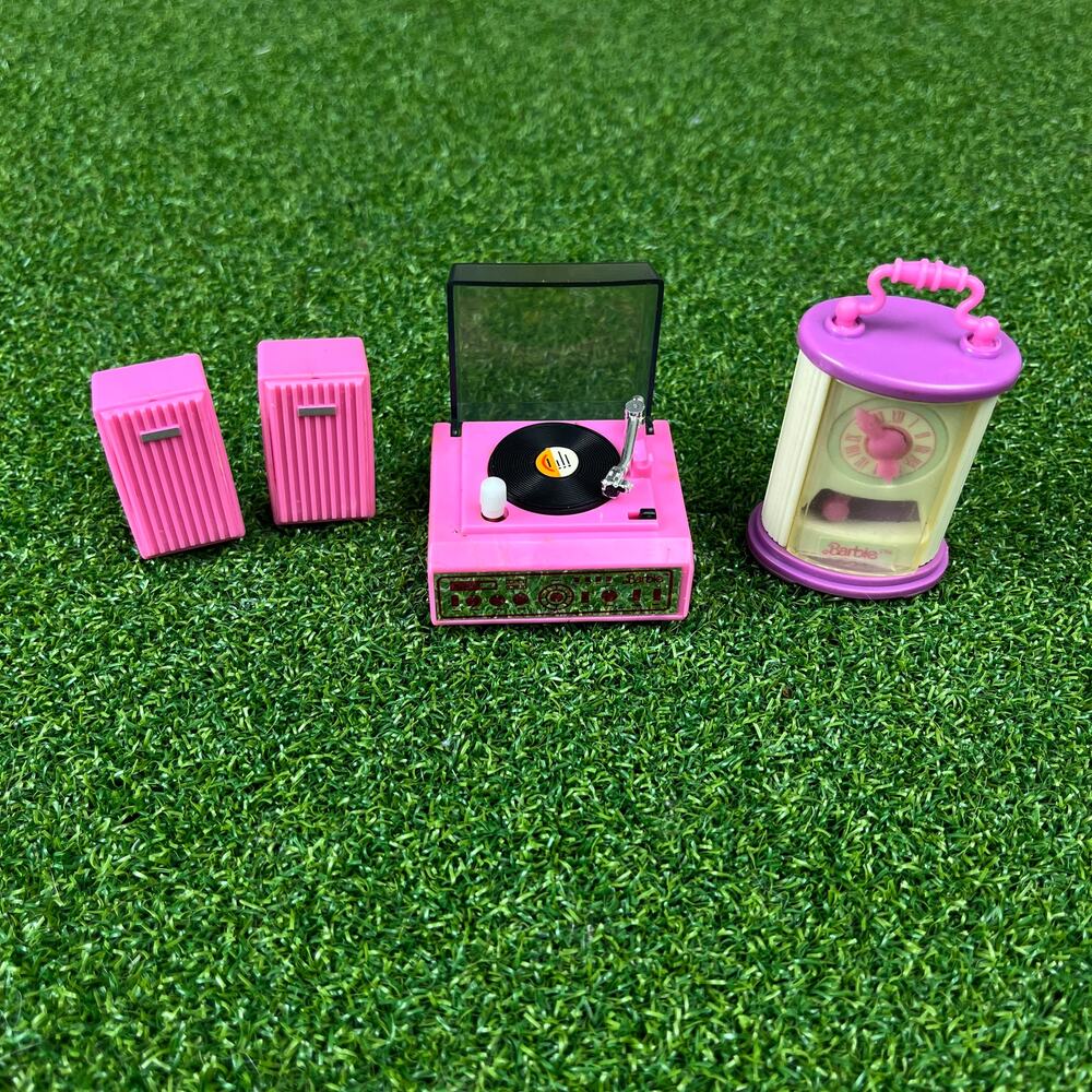 Vintage Barbie Action Accents Wind-up Record Player Clock Miniature Toy Set